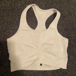 Alphalete sports bra